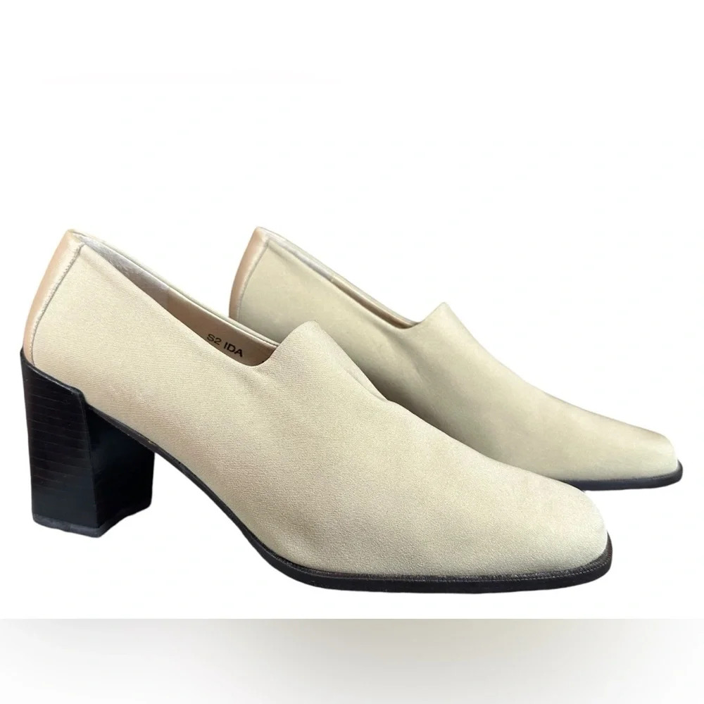 Donald Pliner IDA Chunky Heel Crepe Elastic Shootie Pumps